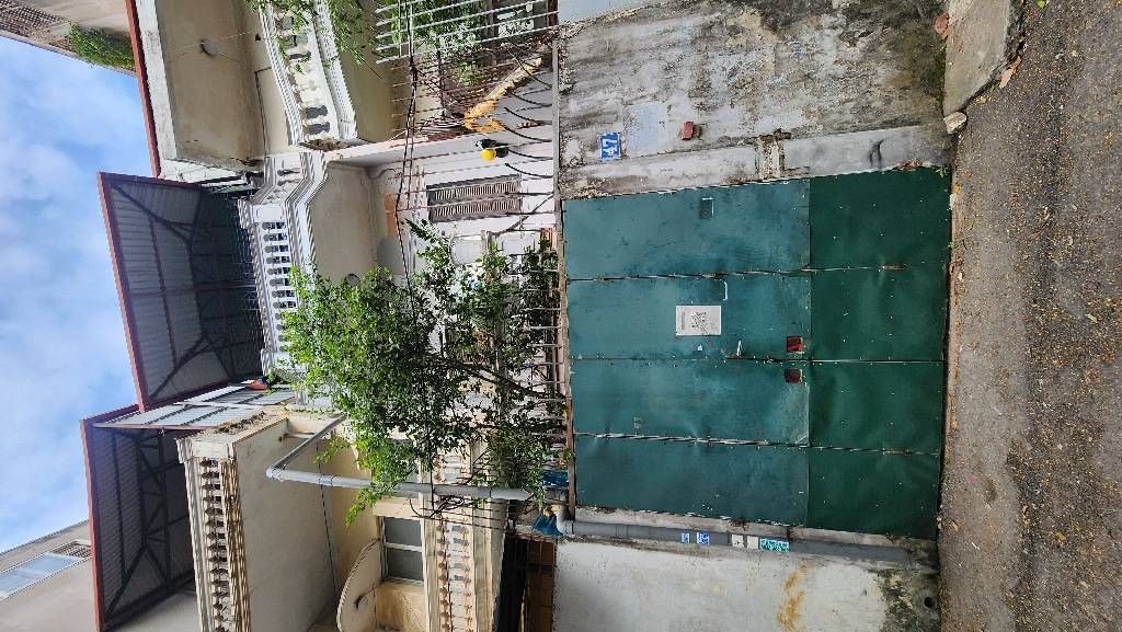 Bán nhà Đặng Tiến Đông - diện tích 73m2 3 tầng - Mặt đường ô tô tránh - giá 23,8 tỷ