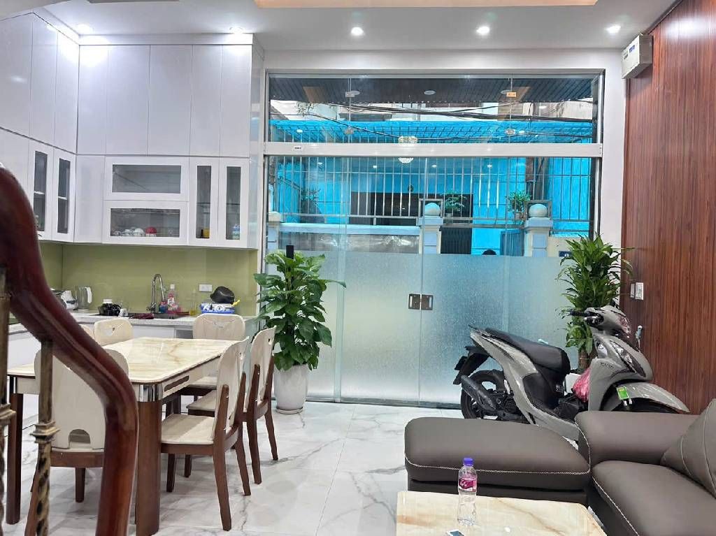 Bán nhà Giáp Bát - diện tích 35m2 4 tầng - Ngõ 119 gần sát Ô tô - giá 9,7 tỷ