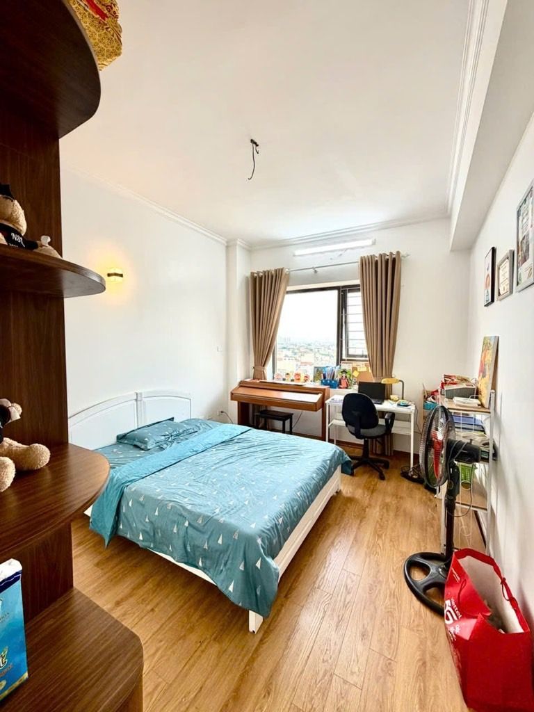 Bán nhà Lạc Trung - diện tích 102.3m2 14 tầng - Nhà đẹp hiếm có - giá 8,7 tỷ