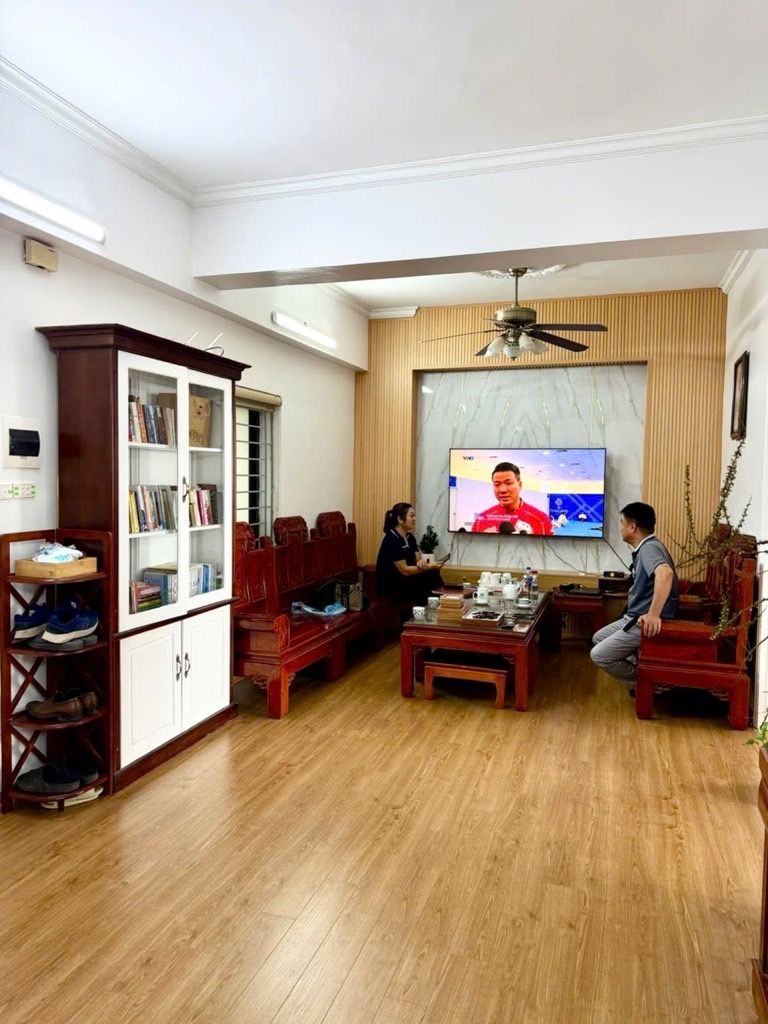 Bán nhà Lạc Trung - diện tích 102.3m2 14 tầng - Nhà đẹp hiếm có - giá 8,7 tỷ