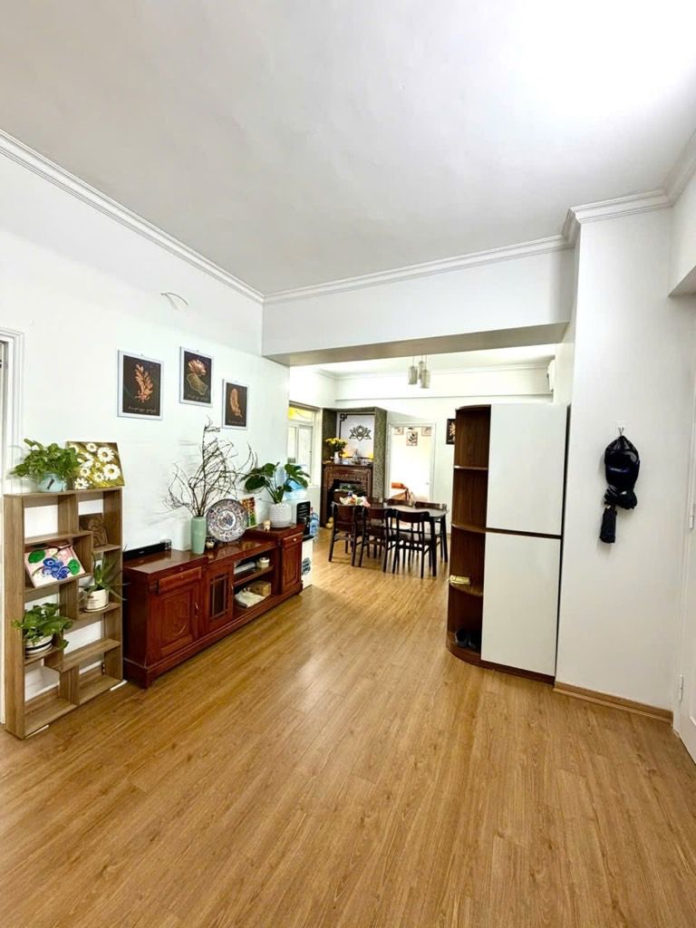 Bán nhà Lạc Trung - diện tích 102.3m2 14 tầng - Nhà đẹp hiếm có - giá 8,7 tỷ