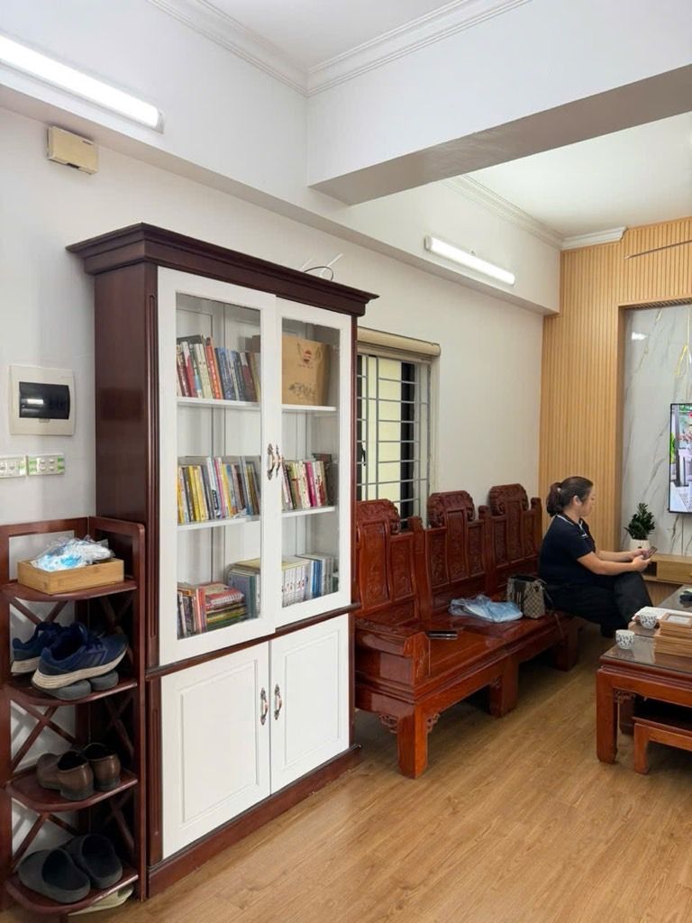 Bán nhà Lạc Trung - diện tích 102.3m2 14 tầng - Nhà đẹp hiếm có - giá 8,7 tỷ