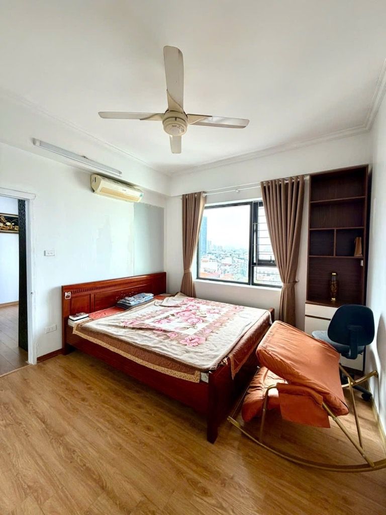 Bán nhà Lạc Trung - diện tích 102.3m2 14 tầng - Nhà đẹp hiếm có - giá 8,7 tỷ