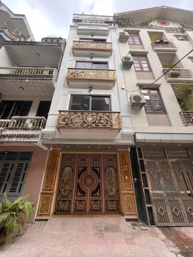 Bán nhà Kim Đồng - diện tích 46m2 7 tầng - ô tô - giá 23,8 tỷ