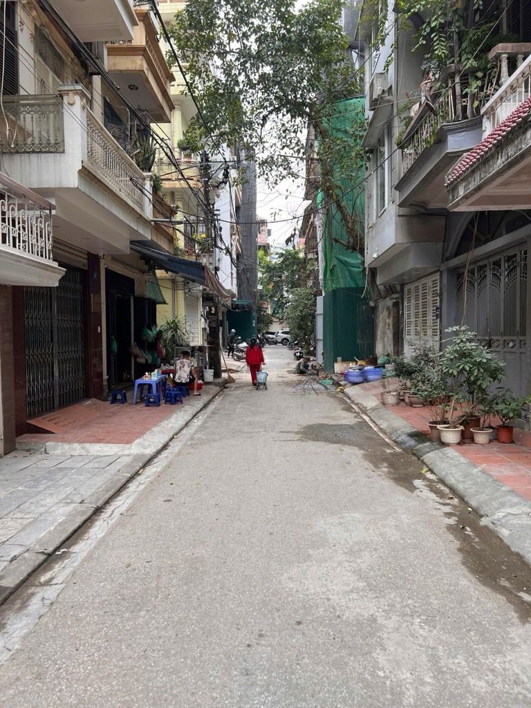 Bán nhà Kim Đồng - diện tích 46m2 7 tầng - ô tô - giá 23,8 tỷ