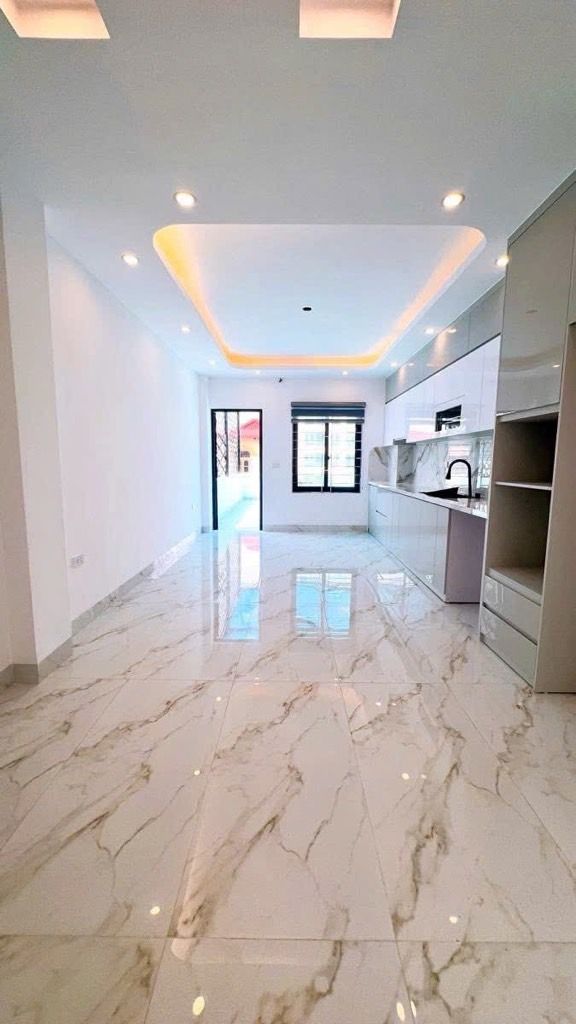 Bán nhà Kim Đồng - diện tích 46m2 7 tầng - ô tô - giá 23,8 tỷ