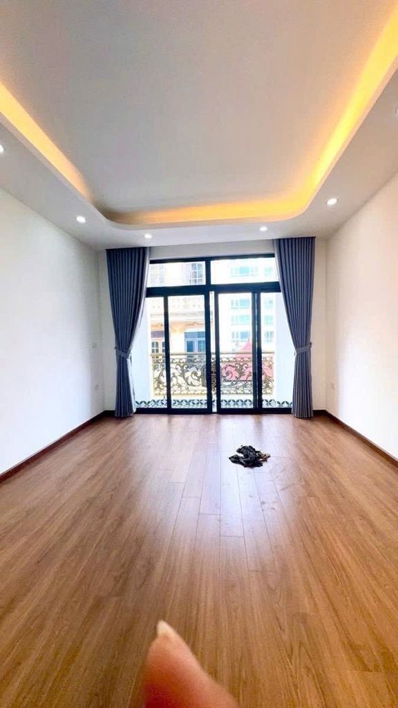 Bán nhà Kim Đồng - diện tích 46m2 7 tầng - ô tô - giá 23,8 tỷ