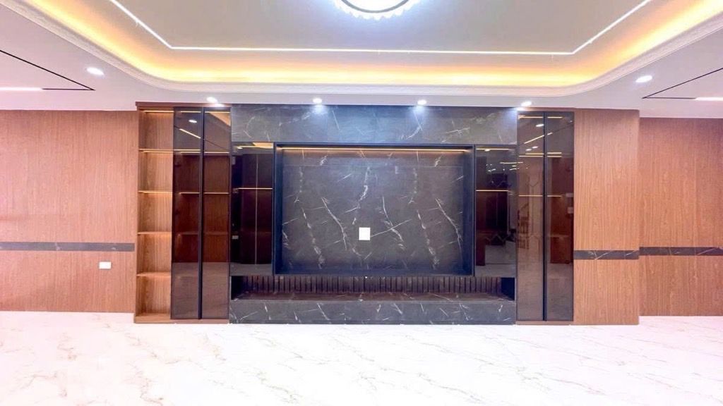 Bán nhà Kim Đồng - diện tích 46m2 7 tầng - ô tô - giá 23,8 tỷ