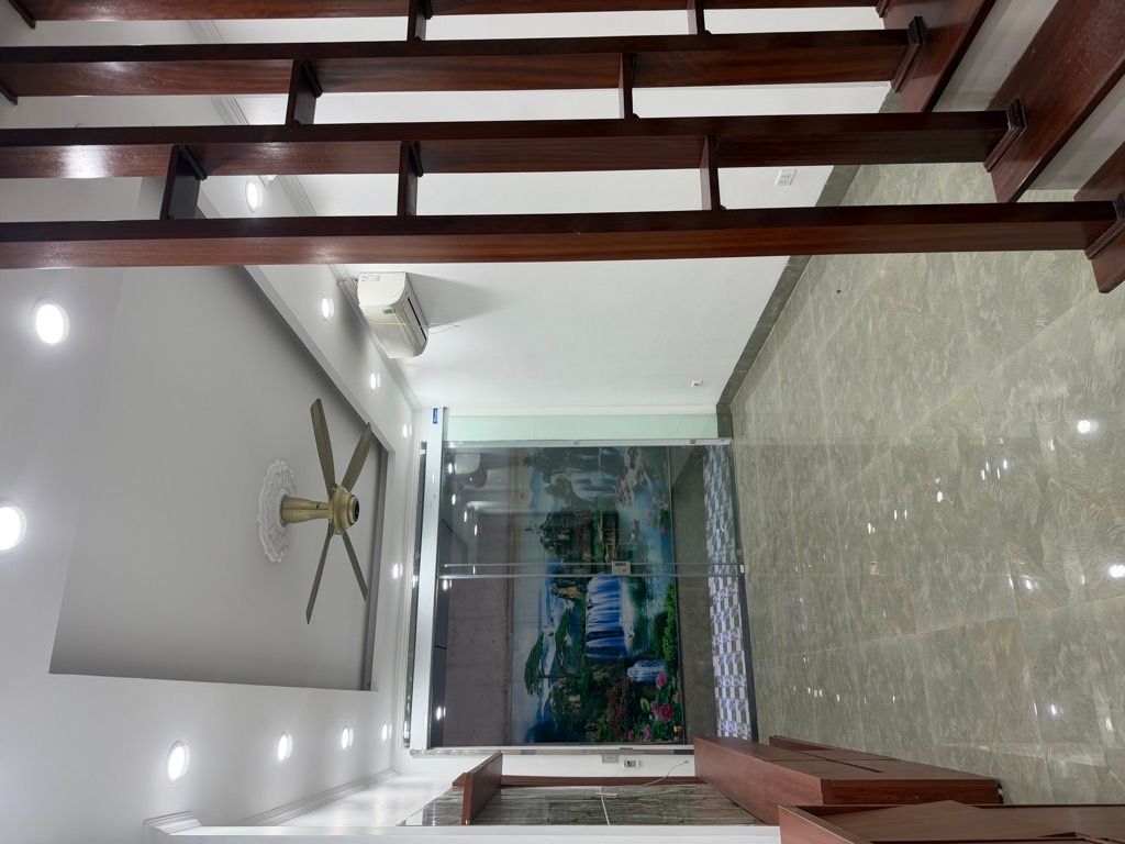 Bán nhà Giáp Bát - diện tích 33,5m2 6 tầng - Lô góc - giá 8,35 tỷ