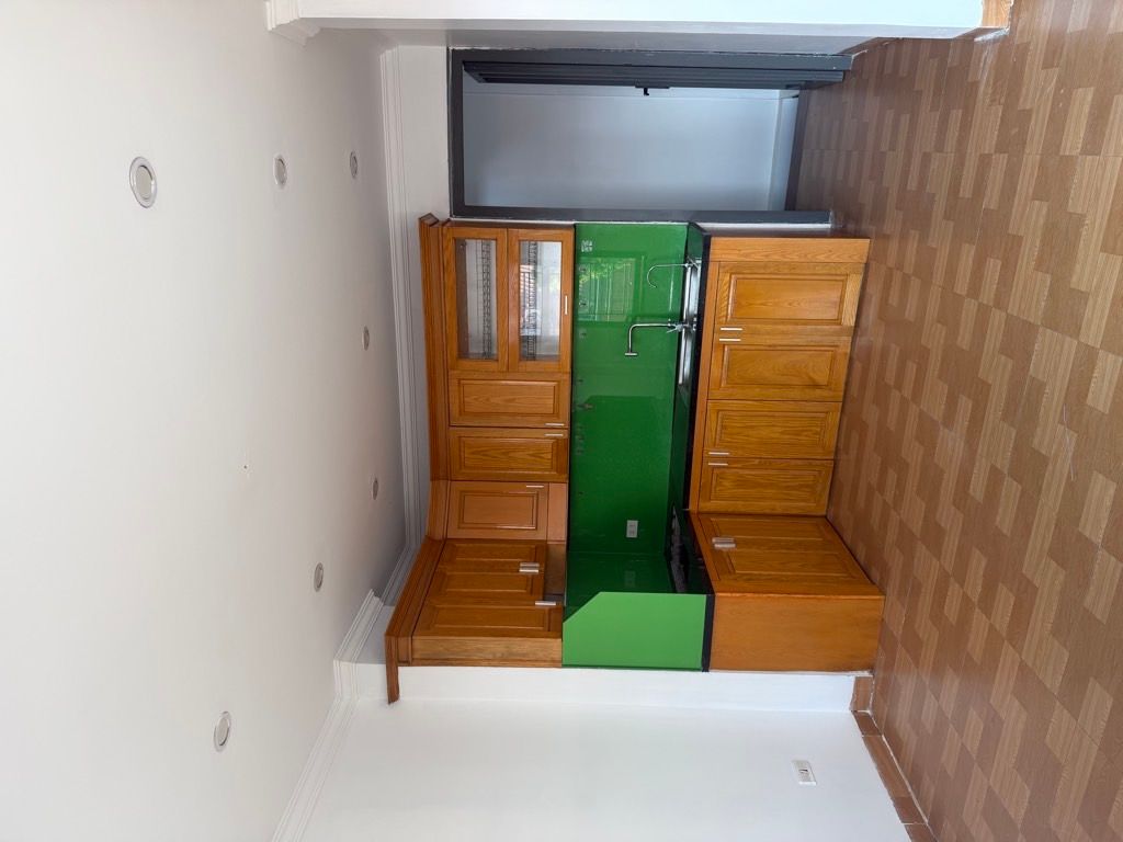 Bán nhà Giáp Bát - diện tích 33,5m2 6 tầng - Lô góc - giá 8,35 tỷ