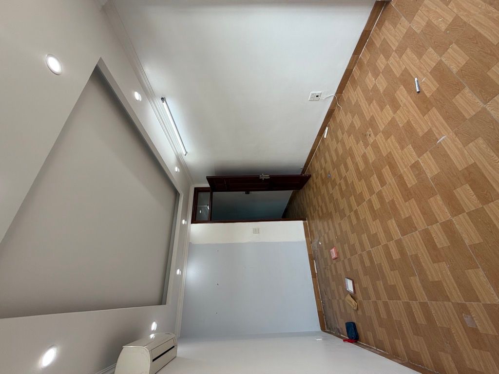 Bán nhà Giáp Bát - diện tích 33,5m2 6 tầng - Lô góc - giá 8,35 tỷ