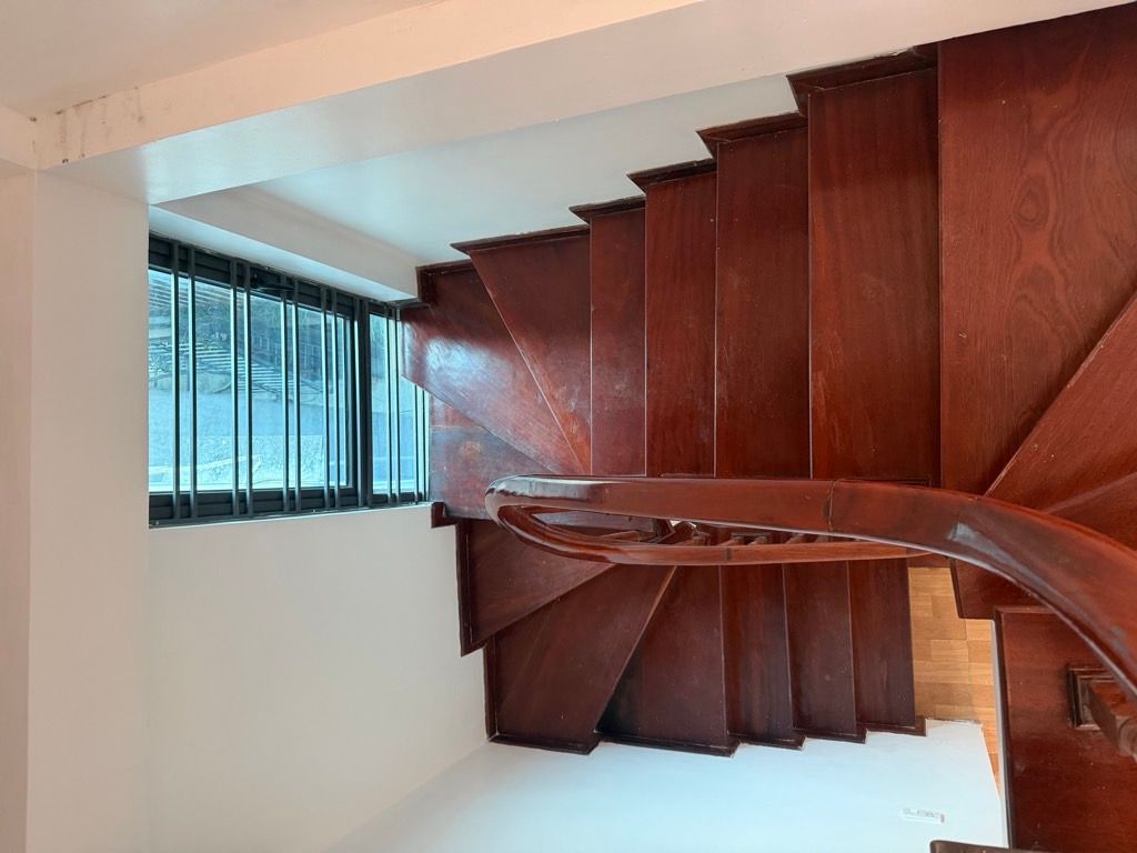 Bán nhà Giáp Bát - diện tích 33,5m2 6 tầng - Lô góc - giá 8,35 tỷ