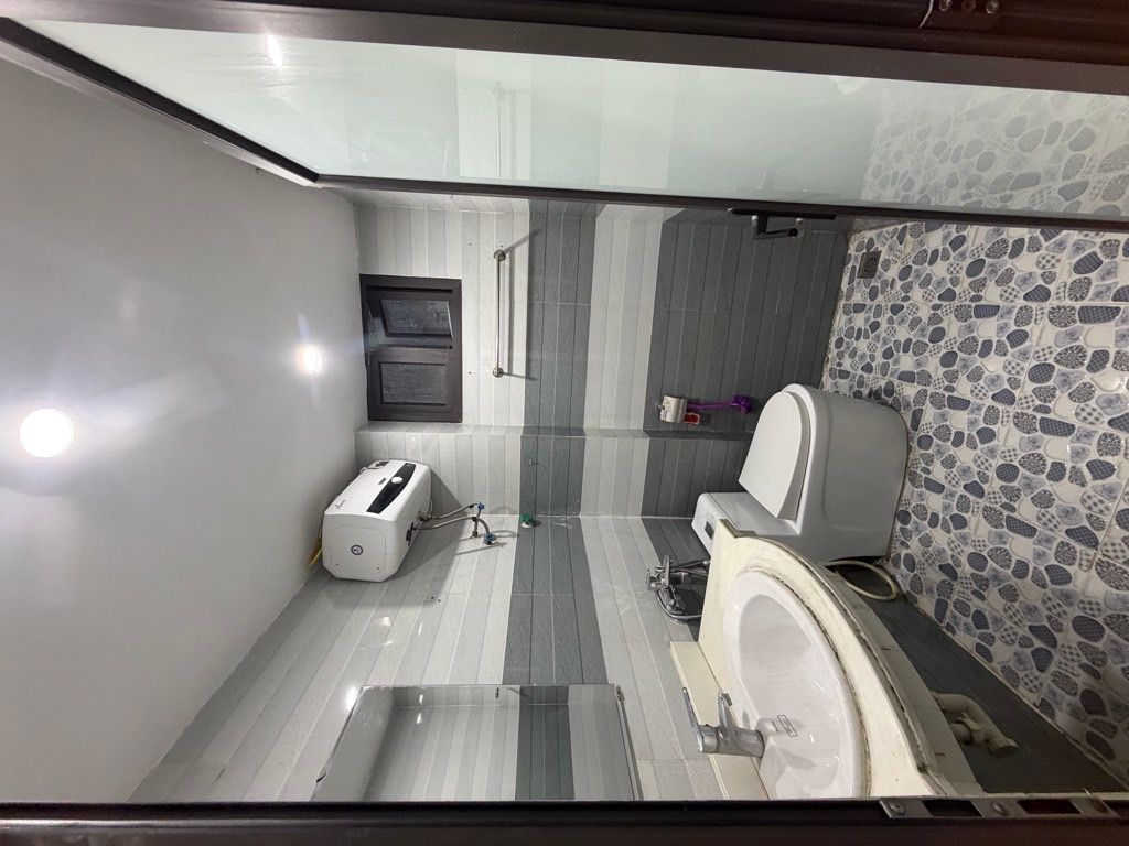 Bán nhà Giáp Bát - diện tích 33,5m2 6 tầng - Lô góc - giá 8,35 tỷ