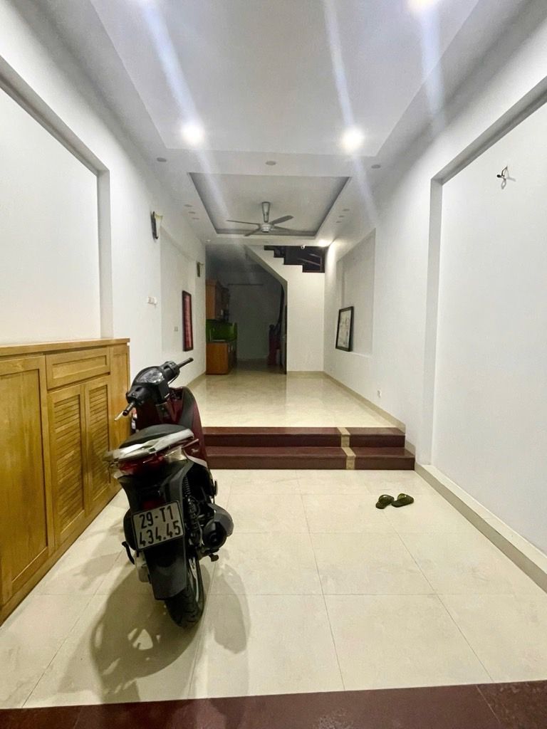 Bán nhà Khương Thượng - diện tích 39m2 5 tầng - Ô TÔ CÁCH 20M - giá 8,5 tỷ