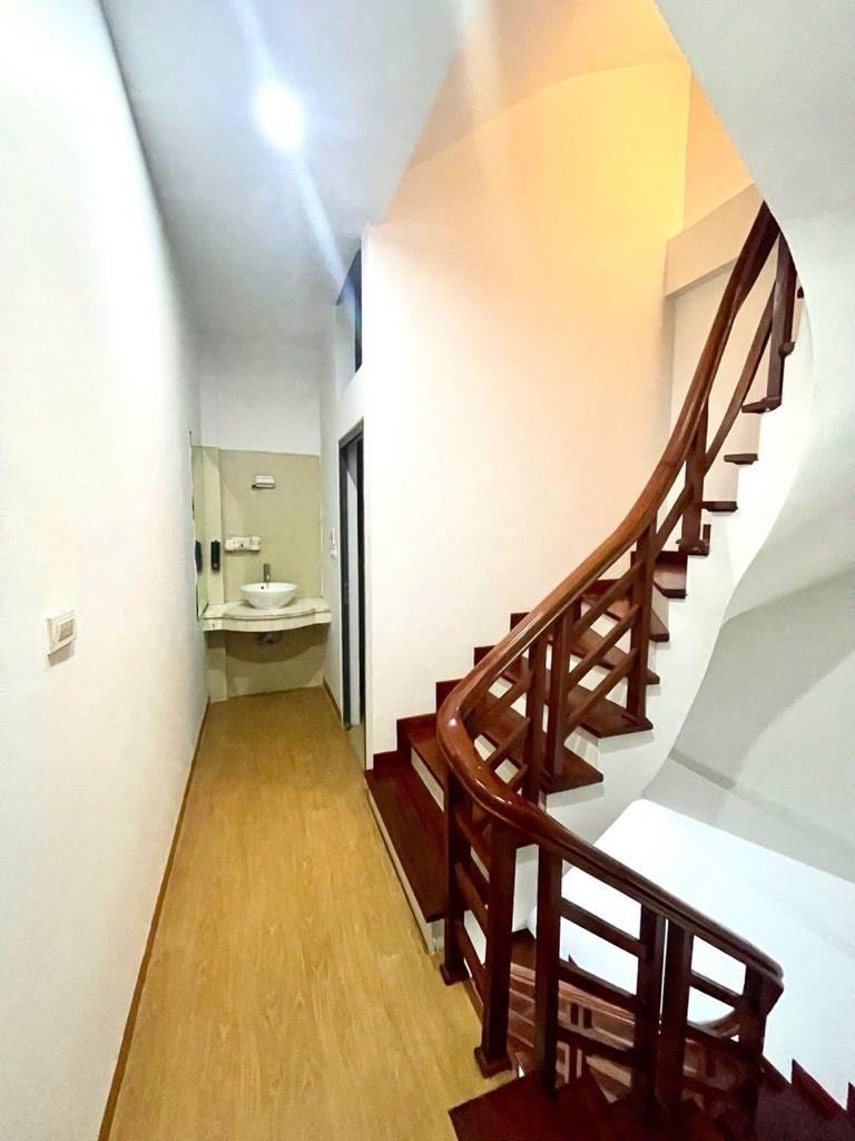 Bán nhà Khương Thượng - diện tích 39m2 5 tầng - Ô TÔ CÁCH 20M - giá 8,5 tỷ