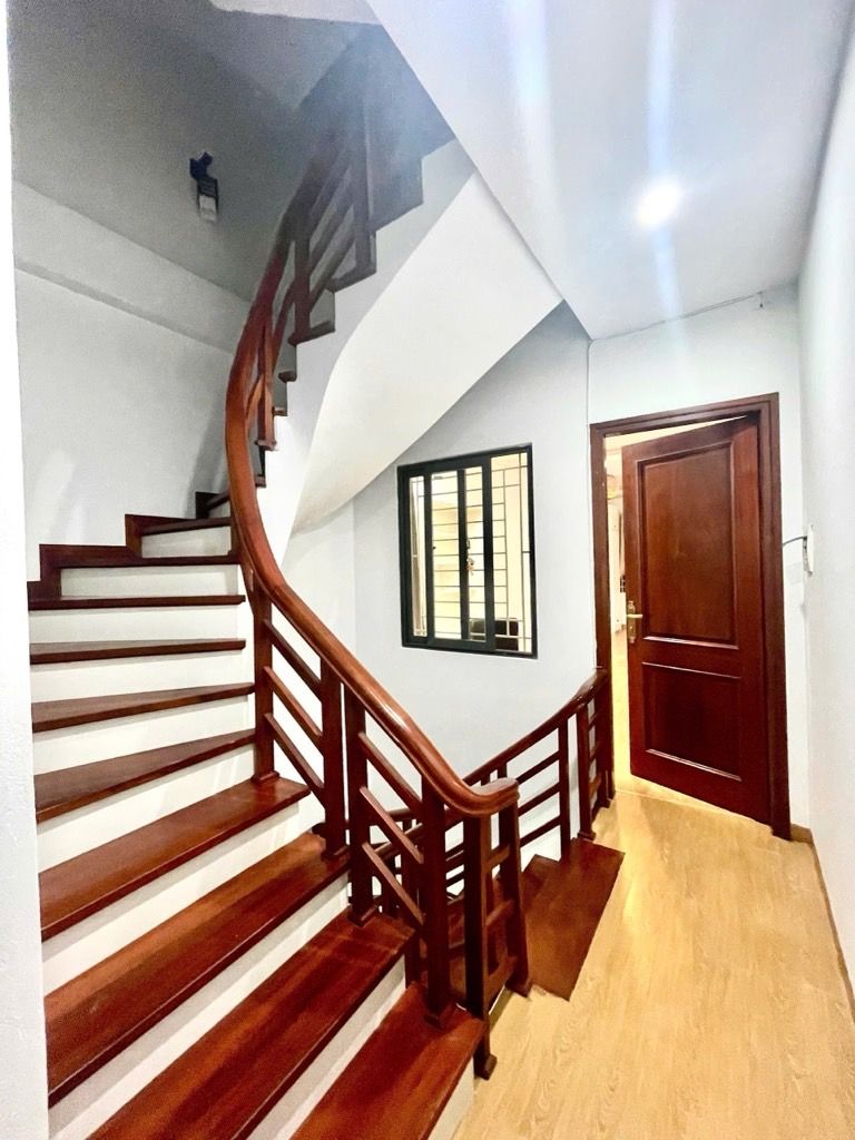 Bán nhà Khương Thượng - diện tích 39m2 5 tầng - Ô TÔ CÁCH 20M - giá 8,5 tỷ