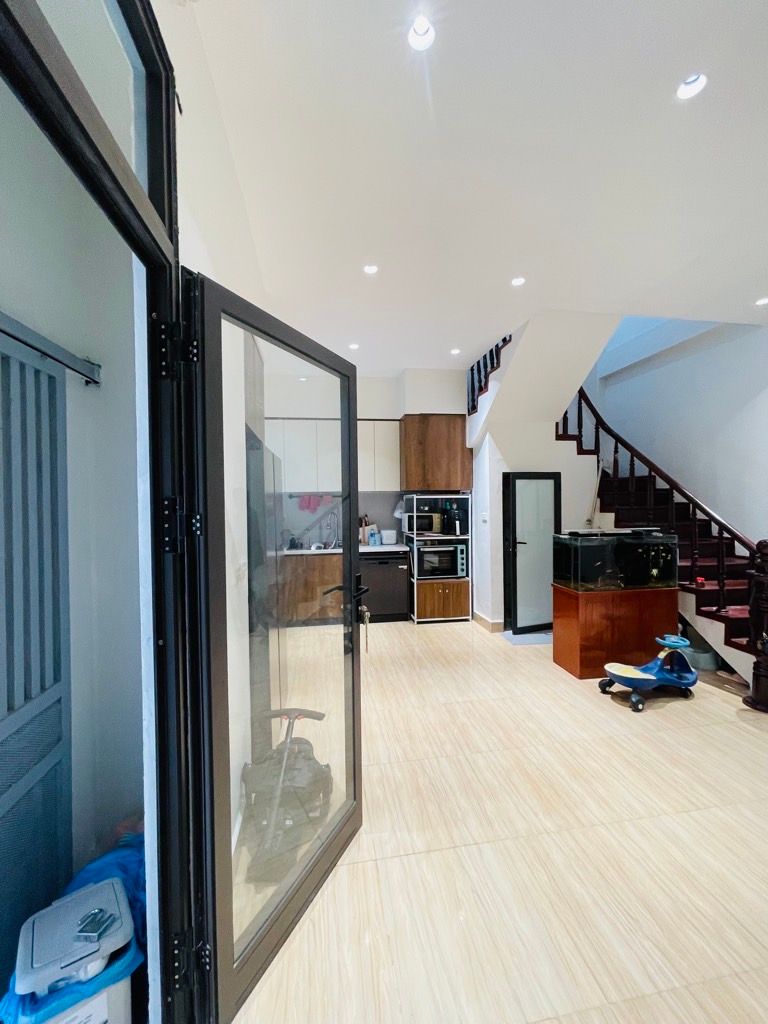 Bán nhà Định Công Hạ - diện tích 74m2 3 tầng - ô tô đỗ tránh - giá 4,2 tỷ