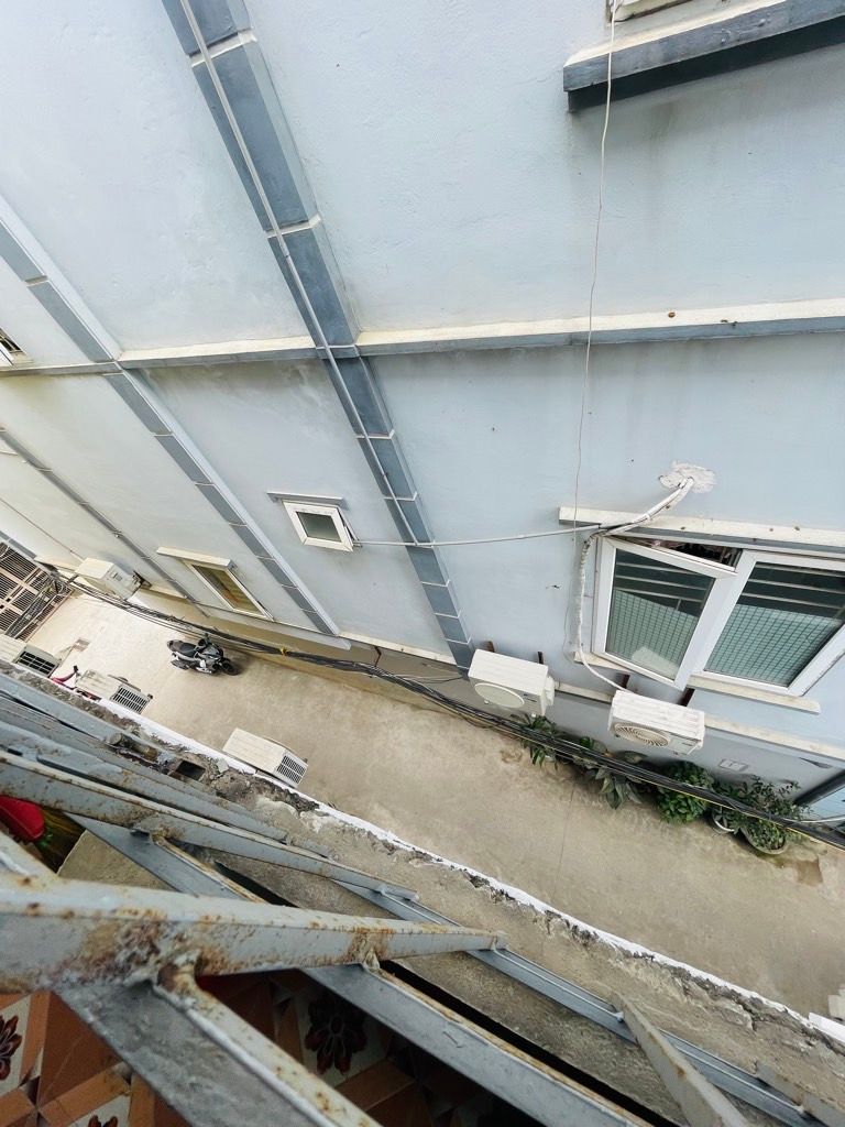 Bán nhà Định Công Hạ - diện tích 74m2 3 tầng - ô tô đỗ tránh - giá 4,2 tỷ