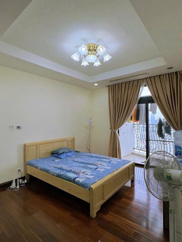 Bán nhà Nguyễn Trãi - diện tích 103m2 1 tầng - Chung cư Royal City - giá 14,2 tỷ