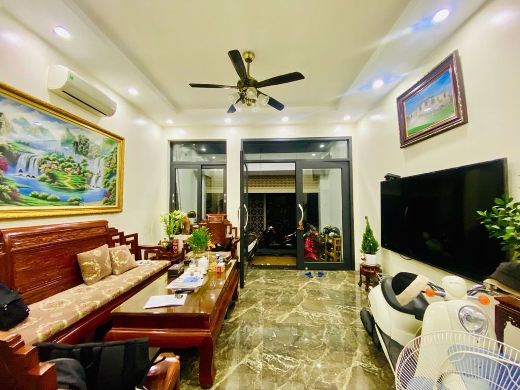 Bán nhà Hoàng Văn Thái - diện tích 66.7m2 4 tầng - Ô tô tránh - giá 21,5 tỷ