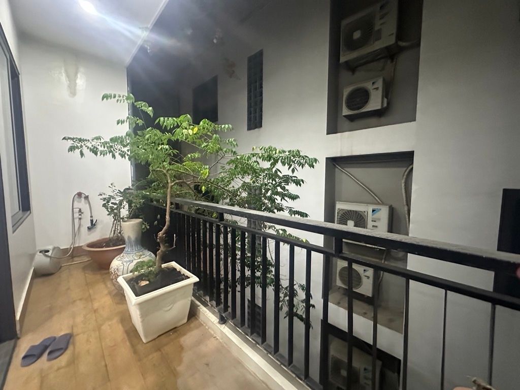 Bán nhà Hoàng Văn Thái - diện tích 66.7m2 4 tầng - Ô tô tránh - giá 21,5 tỷ