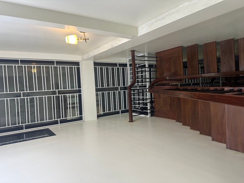 Bán nhà Hoàng Văn Thái - diện tích 66.7m2 4 tầng - Ô tô tránh - giá 21,5 tỷ