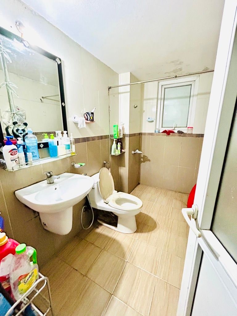 Bán nhà Pháo Đài Láng - diện tích 52.3m2 5 tầng - Nhà dân xây chắc chắn - giá 17,5 tỷ