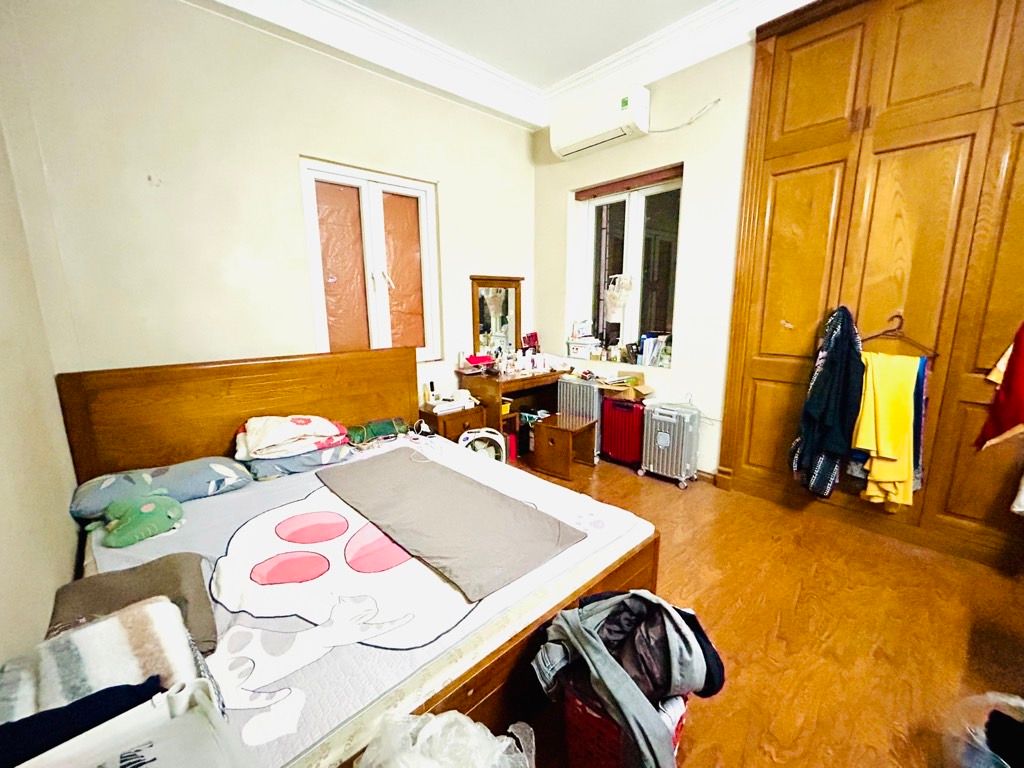 Bán nhà Pháo Đài Láng - diện tích 52.3m2 5 tầng - Nhà dân xây chắc chắn - giá 17,5 tỷ