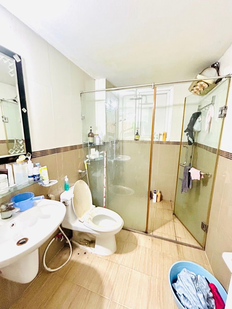 Bán nhà Pháo Đài Láng - diện tích 52.3m2 5 tầng - Nhà dân xây chắc chắn - giá 17,5 tỷ