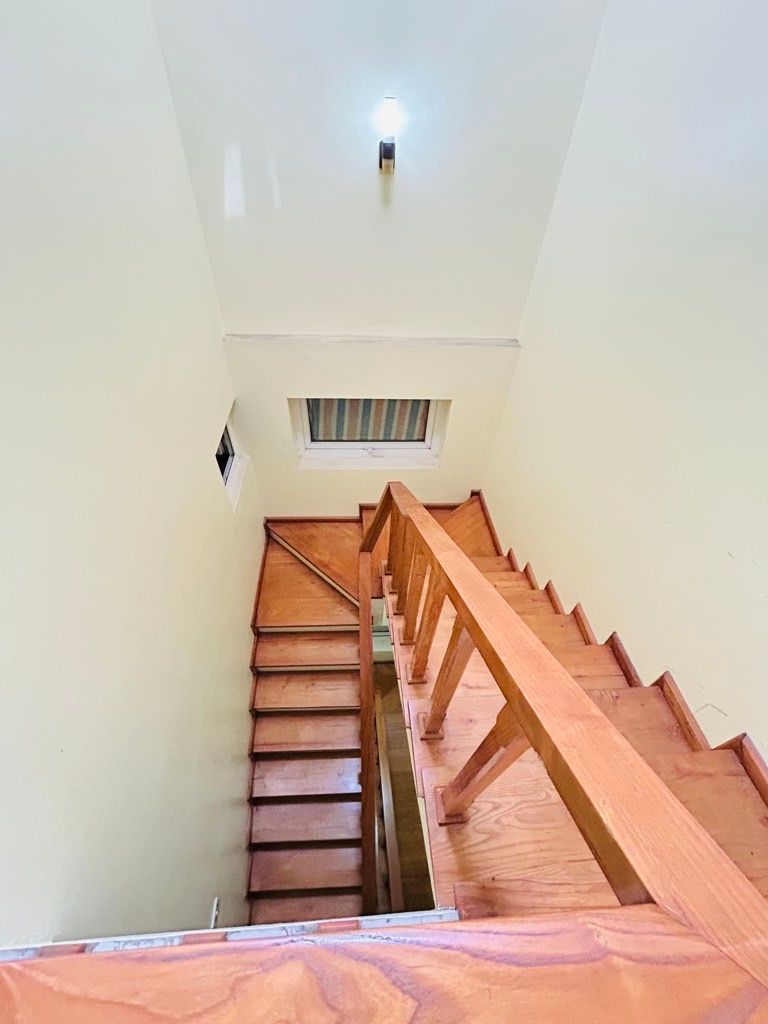 Bán nhà Pháo Đài Láng - diện tích 52.3m2 5 tầng - Nhà dân xây chắc chắn - giá 17,5 tỷ