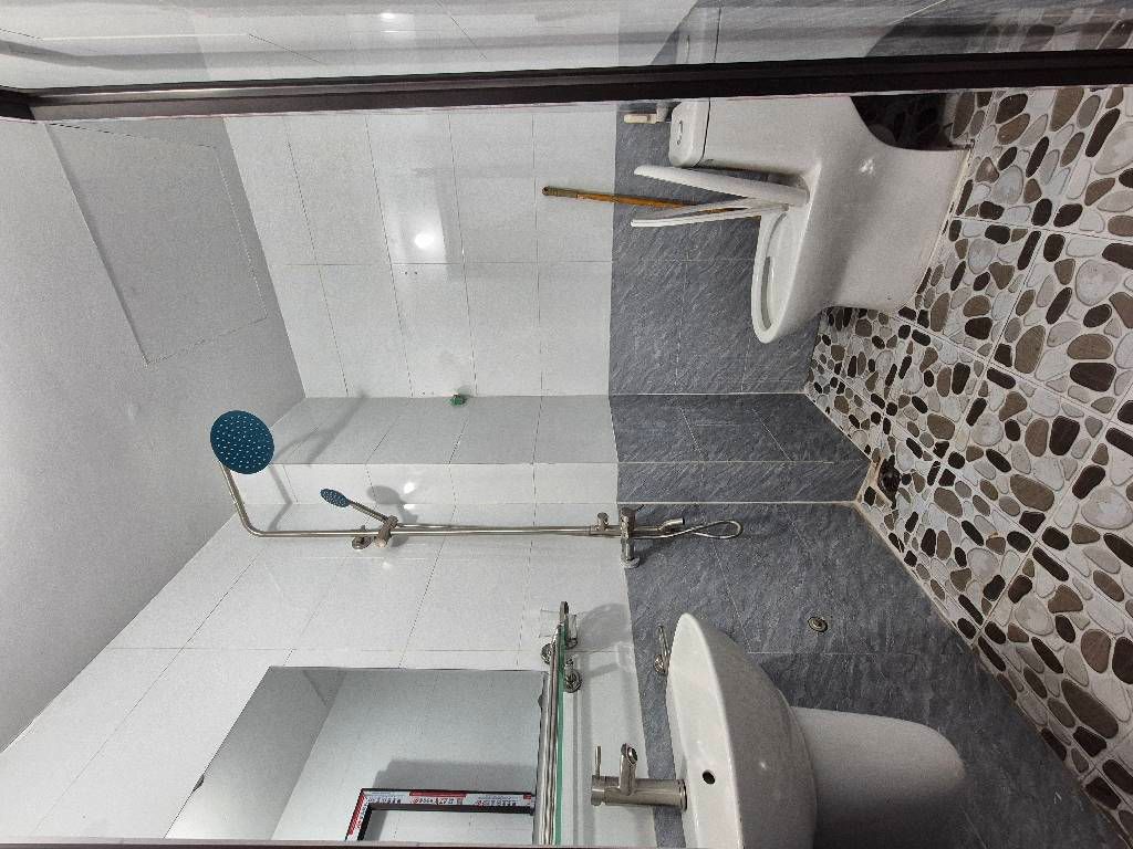 Bán nhà Định Công Hạ - diện tích 30m2 2 tầng - Cần bán gấp - giá 2,2 tỷ