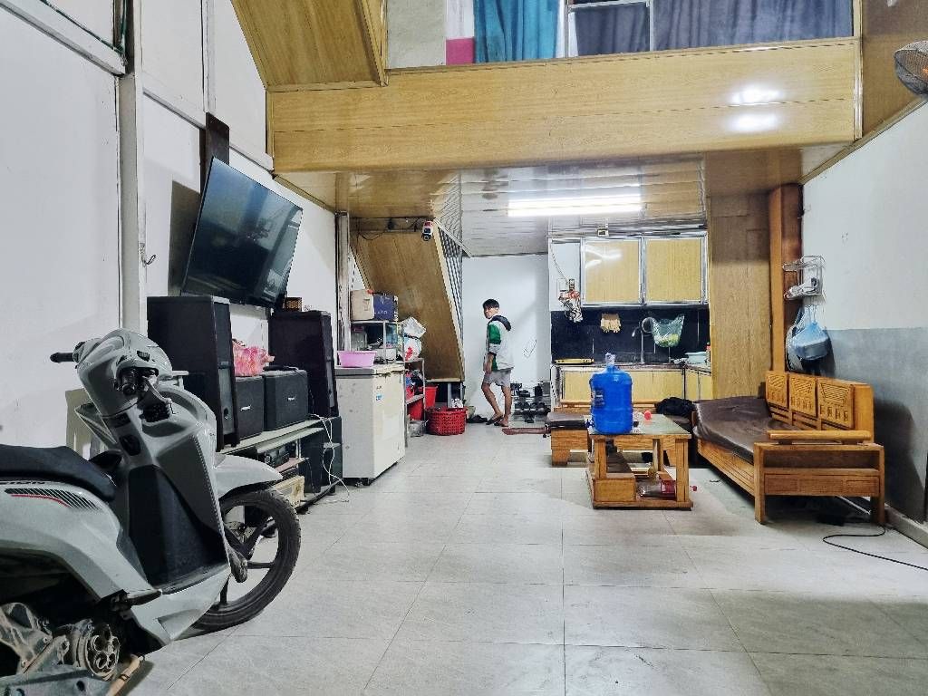 Bán nhà Thúy Lĩnh - diện tích 40m2 3 tầng - Ô tô tránh - giá 6,8 tỷ