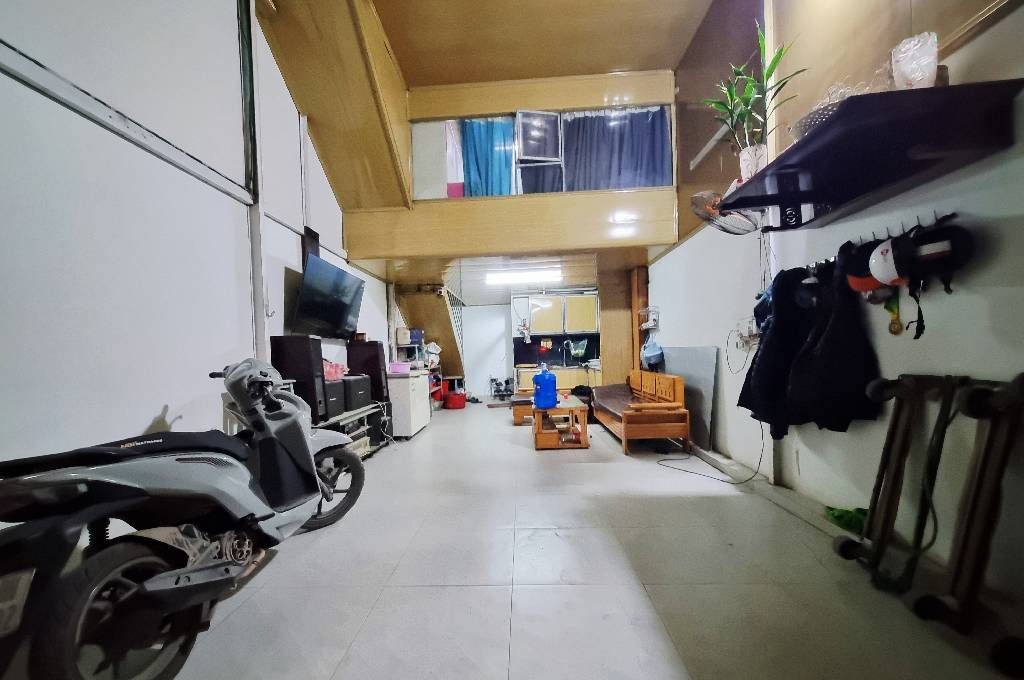 Bán nhà Thúy Lĩnh - diện tích 40m2 3 tầng - Ô tô tránh - giá 6,8 tỷ