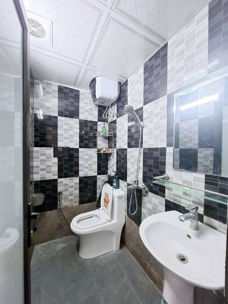 Bán nhà Hoàng Ngân - diện tích 50m2 1 tầng - Ngõ ô tô - giá 2,39 tỷ