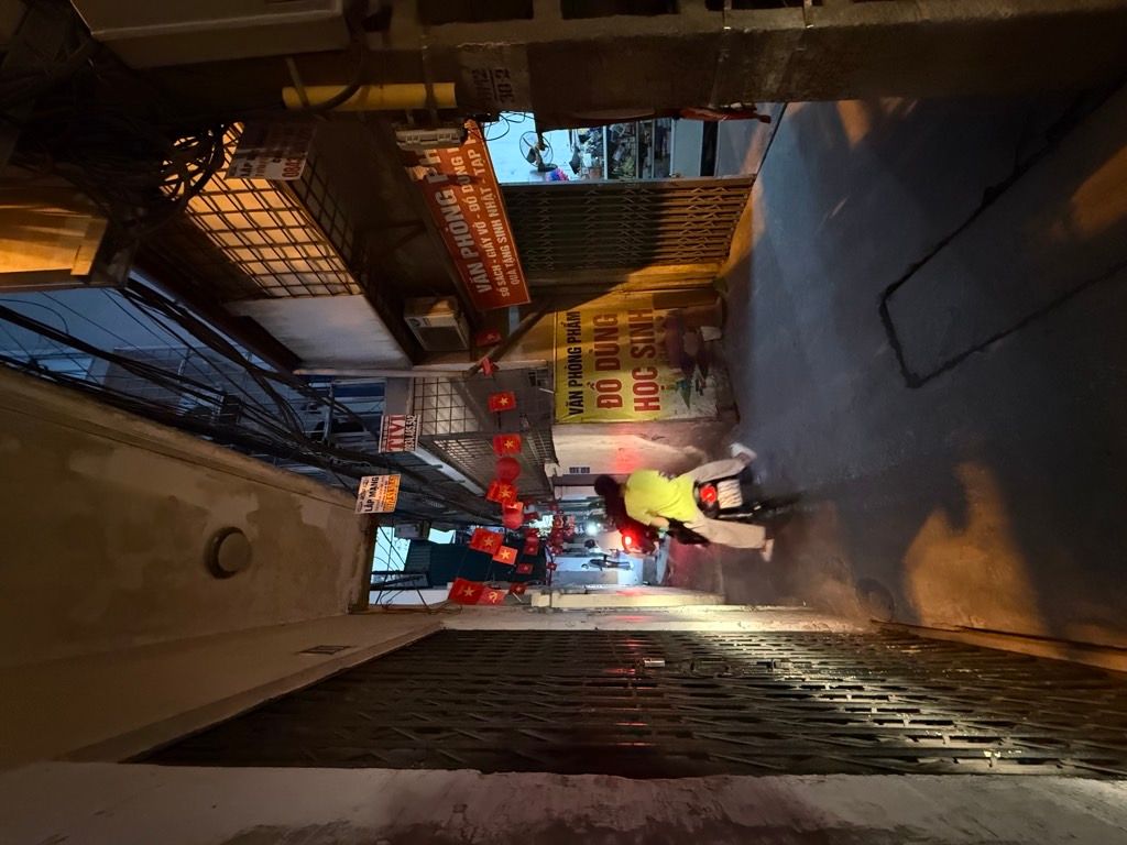 Bán nhà Kim Ngưu - diện tích 77m2 3 tầng - ô tô đỗ gần nhà - giá 21 tỷ