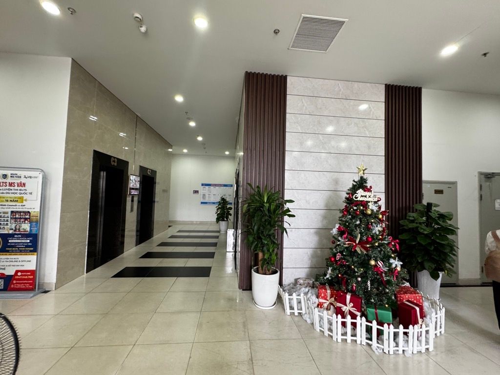 Bán nhà Việt Đức Complex - diện tích 137m2 7 tầng - Lô góc 3 mặt thoáng - giá 10,8 tỷ