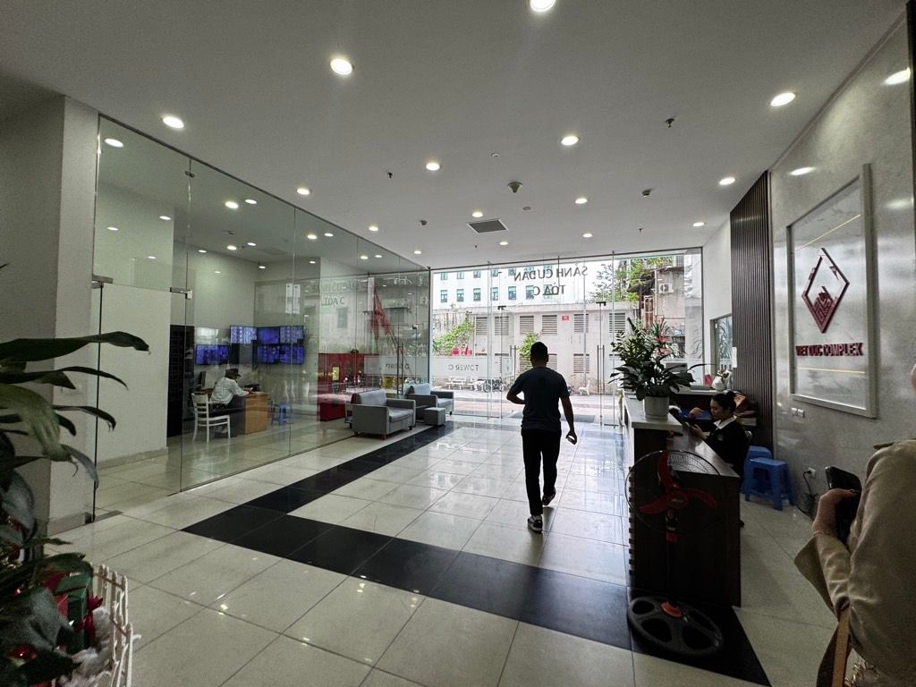 Bán nhà Việt Đức Complex - diện tích 137m2 7 tầng - Lô góc 3 mặt thoáng - giá 10,8 tỷ