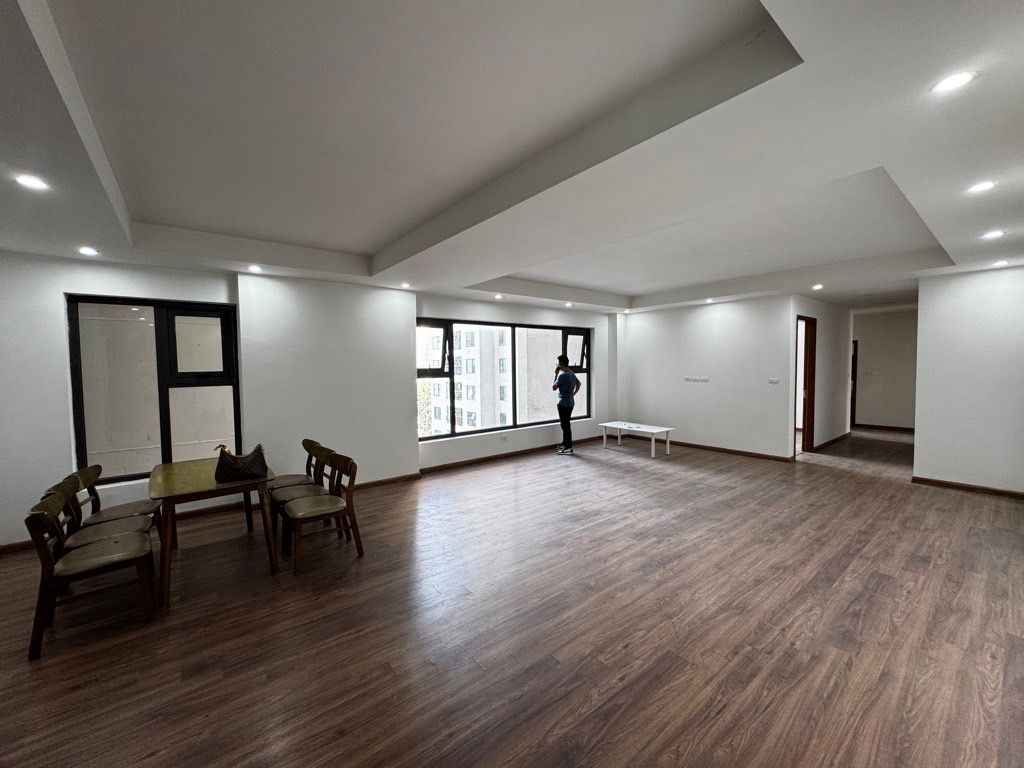 Bán nhà Việt Đức Complex - diện tích 137m2 7 tầng - Lô góc 3 mặt thoáng - giá 10,8 tỷ