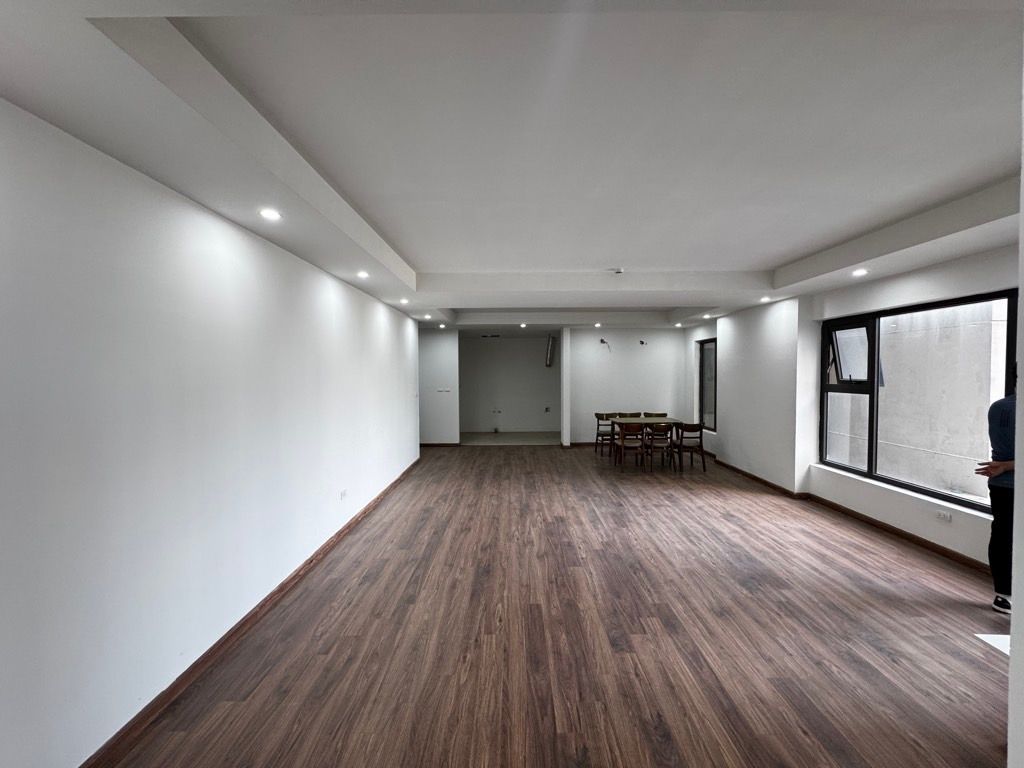 Bán nhà Việt Đức Complex - diện tích 137m2 7 tầng - Lô góc 3 mặt thoáng - giá 10,8 tỷ