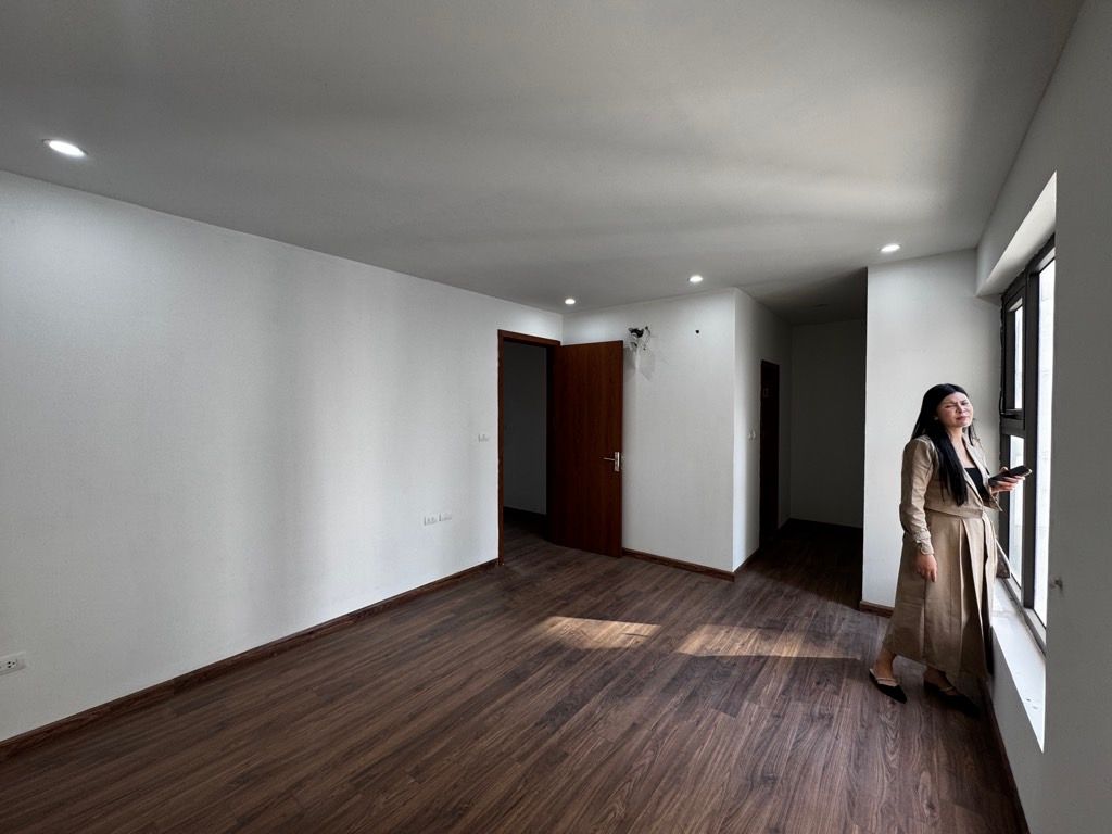 Bán nhà Việt Đức Complex - diện tích 137m2 7 tầng - Lô góc 3 mặt thoáng - giá 10,8 tỷ