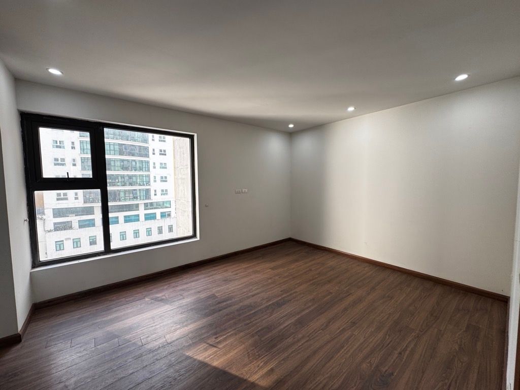 Bán nhà Việt Đức Complex - diện tích 137m2 7 tầng - Lô góc 3 mặt thoáng - giá 10,8 tỷ