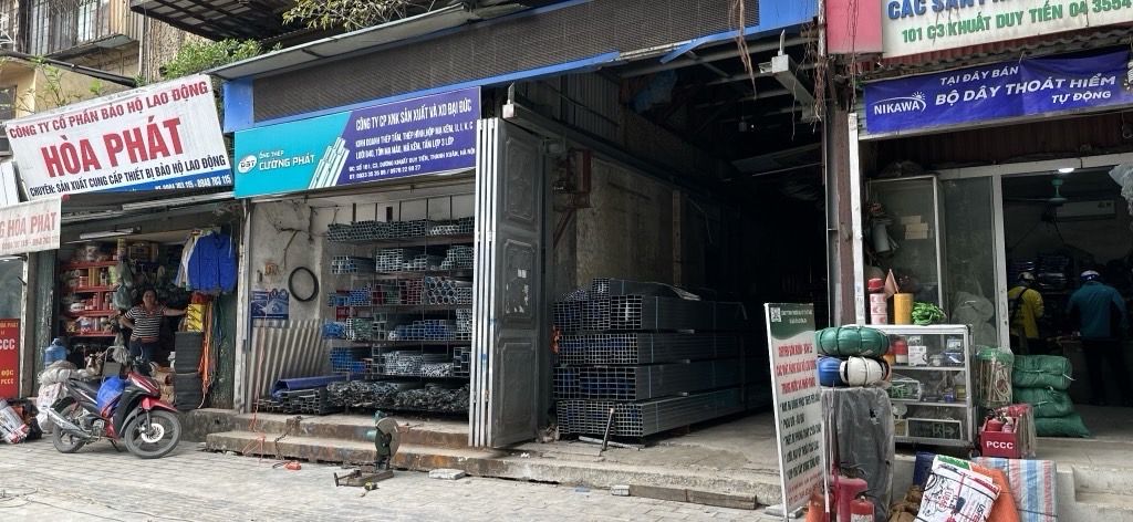 Bán nhà Khuất Duy Tiến - diện tích 145m2 1 tầng - Mặt phố kinh doanh sầm uất - giá 9,5 tỷ