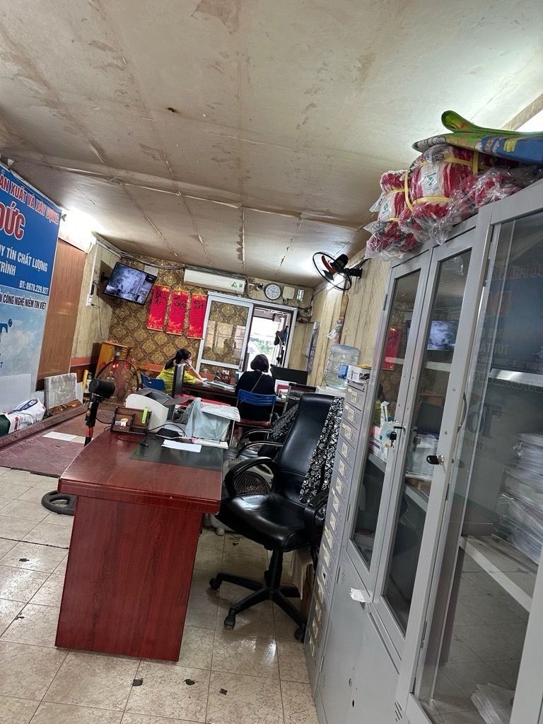 Bán nhà Khuất Duy Tiến - diện tích 145m2 1 tầng - Mặt phố kinh doanh sầm uất - giá 9,5 tỷ