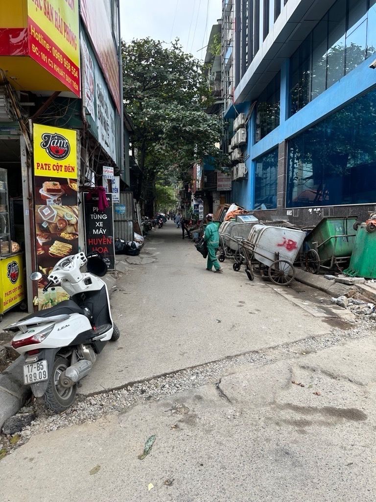 Bán nhà Khuất Duy Tiến - diện tích 145m2 1 tầng - Mặt phố kinh doanh sầm uất - giá 9,5 tỷ