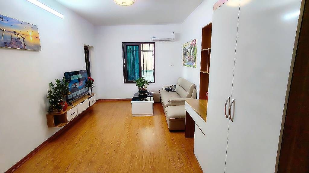 Bán nhà Khương Đình - diện tích 68m2 1 tầng - Căn hộ tầng 3 view sân chơi - giá 4,6 tỷ