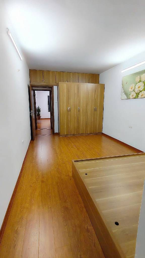 Bán nhà Khương Đình - diện tích 68m2 1 tầng - Căn hộ tầng 3 view sân chơi - giá 4,6 tỷ