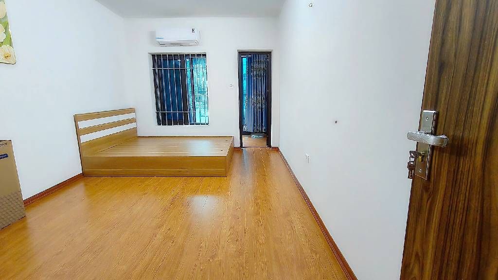 Bán nhà Khương Đình - diện tích 68m2 1 tầng - Căn hộ tầng 3 view sân chơi - giá 4,6 tỷ