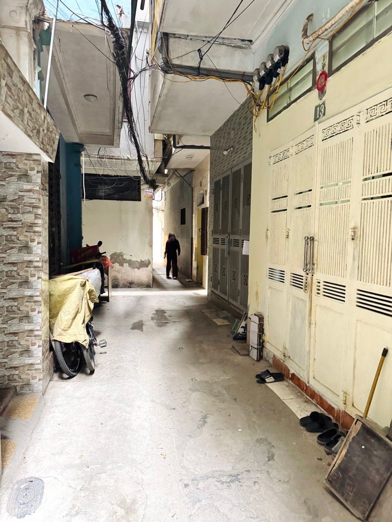 Bán nhà Giếng Mứt - diện tích 27.3m2 3 tầng - Ngõ thông thoáng, ô tô tránh nhau - giá 7,35 tỷ