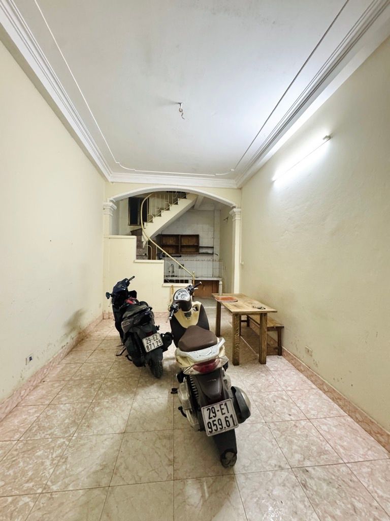 Bán nhà Giếng Mứt - diện tích 27.3m2 3 tầng - Ngõ thông thoáng, ô tô tránh nhau - giá 7,35 tỷ