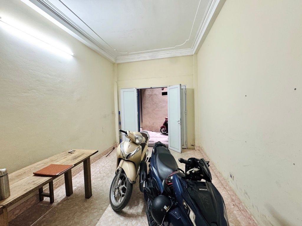 Bán nhà Giếng Mứt - diện tích 27.3m2 3 tầng - Ngõ thông thoáng, ô tô tránh nhau - giá 7,35 tỷ